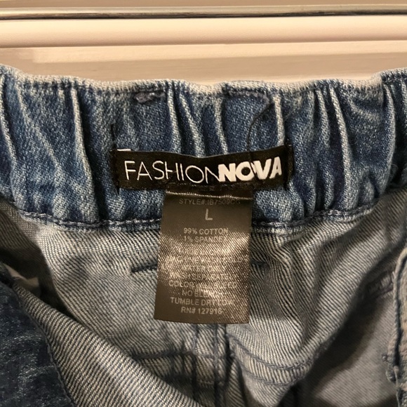 Jeans - Picture 2 of 6